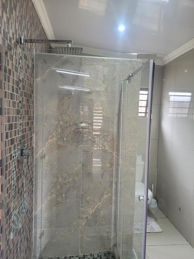 Palm Guesthouse Zeerust Екстериор снимка