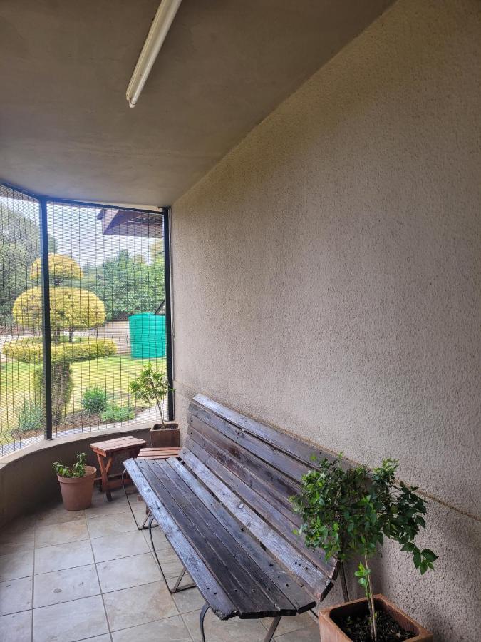 Palm Guesthouse Zeerust Екстериор снимка