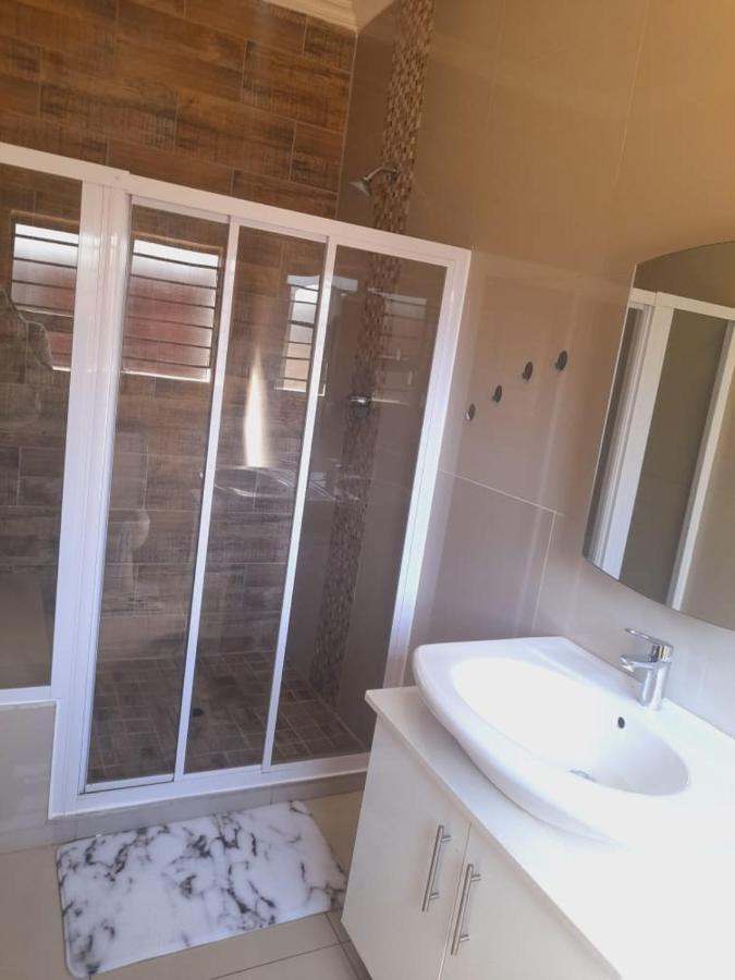 Palm Guesthouse Zeerust Екстериор снимка